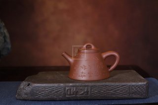 《霸王瓢》宜興實力派名家手工紫砂壺茶壺具底槽青石瓢 《霸王瓢》宜興實力派名家手工紫砂壺茶壺具底槽青石瓢
