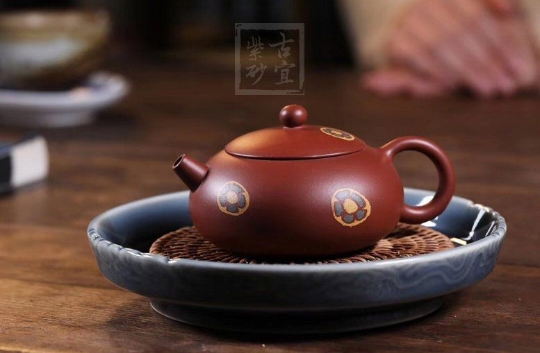 《印花扁西施》宜興紫砂壺實(shí)力派名家純手工禮品茶具紅皮龍西施茶壺